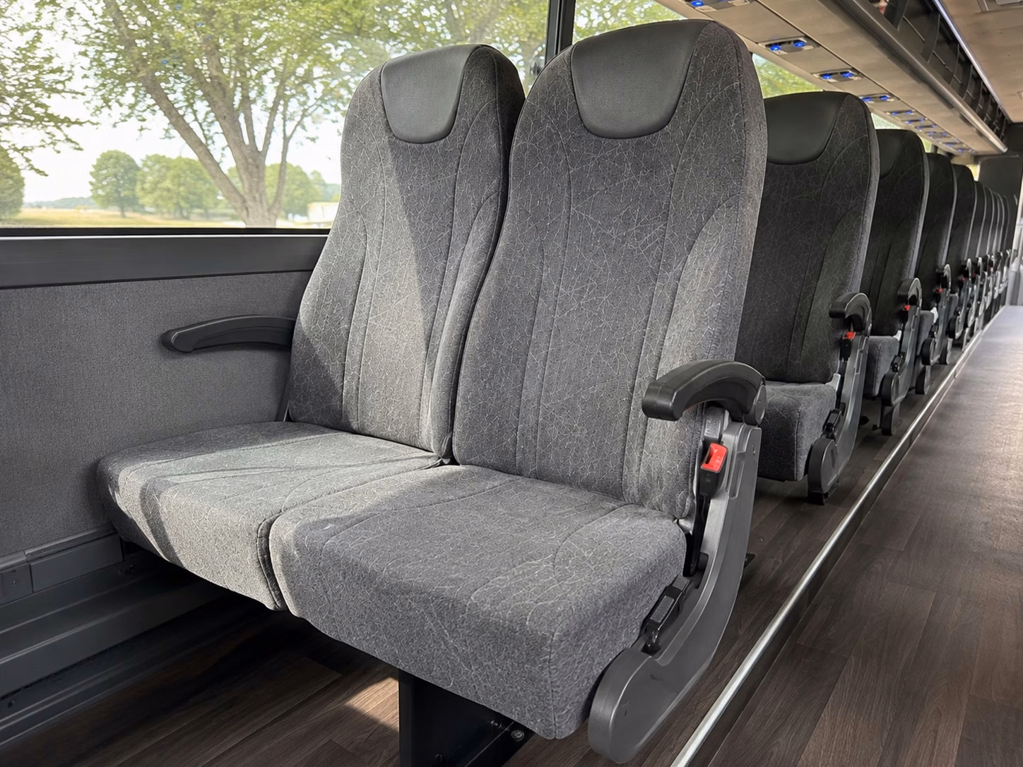 how where and when you re traveling affects your edison bus rental rate