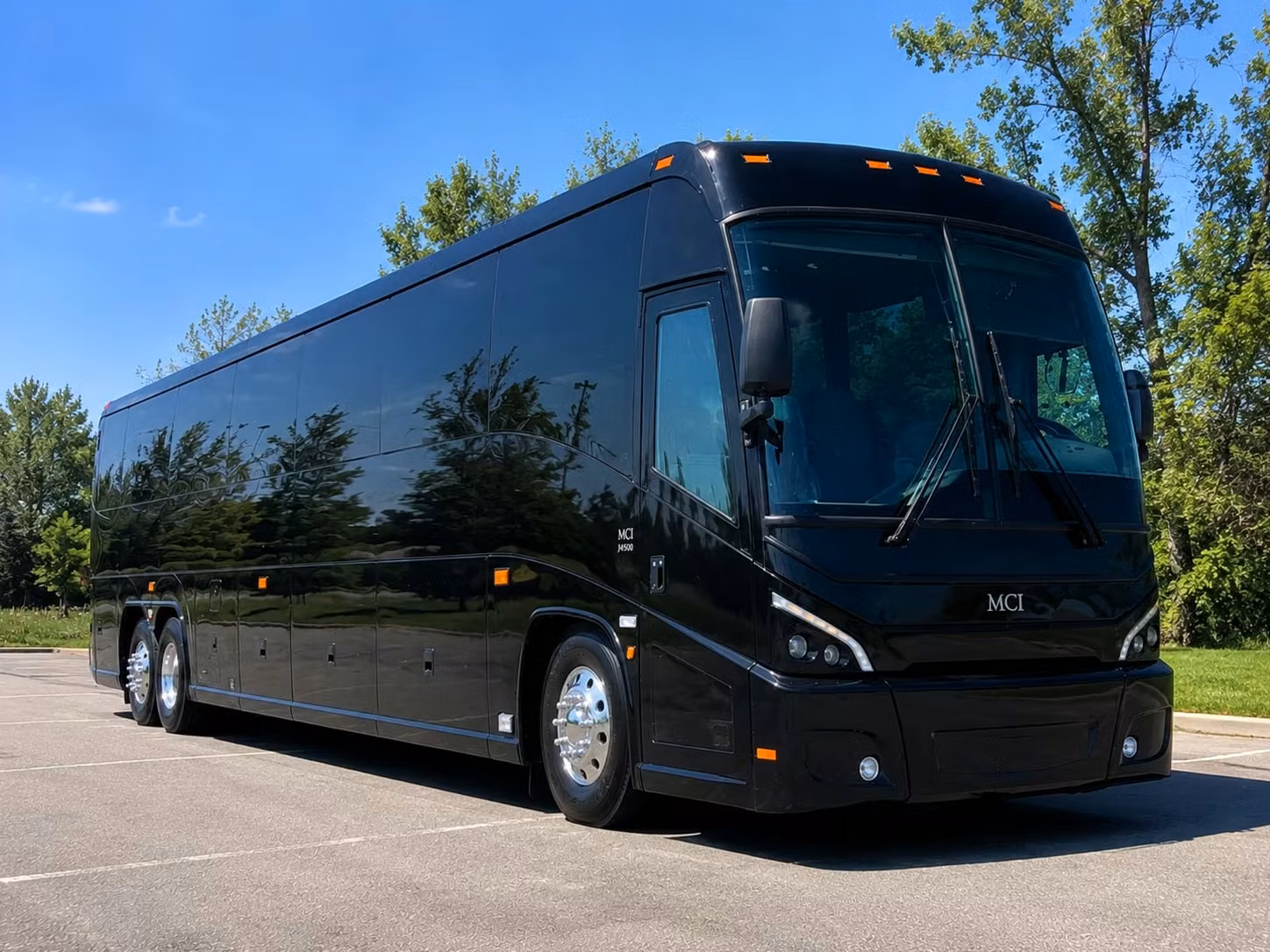 minibus rentals for smaller edison prom groups heading out in style